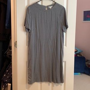 Short sleeve dress